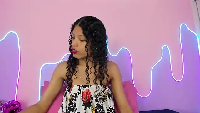 Snapshot of Mingie_Rouse chatting on 03-10-25, 11:53 Mingie Rouse online show from 03-10-25, 11:53