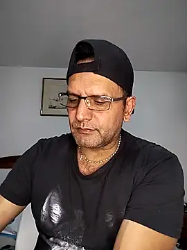 RogueTraveler online show from 10-21-25, 04:02