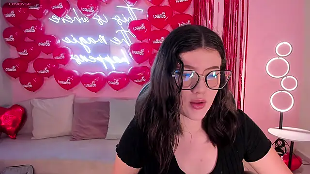 Snapshot of AmberFarrell chatting on 02-14-26, 08:38 AmberFarrell online show from 02-14-26, 08:38