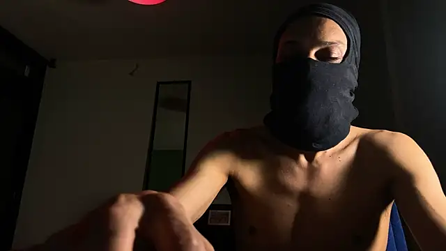 Snapshot of villanocat chatting on 11-21-25, 05:39 villanocat online show from 11-21-25, 05:39