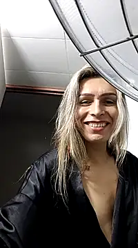 Snapshot of Princess_Helena chatting on 01-25-25, 03:09 Princess Helena online show from 01-25-25, 03:09