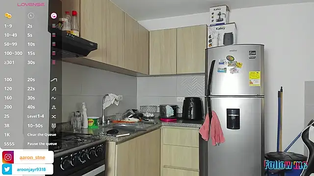 Snapshot of Aaron_ST chatting on 04-15-26, 02:46 Aaron ST online show from 04-15-26, 02:46