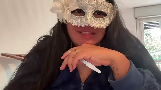 Snapshot of MashaCL chatting on 10-21-25, 07:42 MashaCL online show from 10-21-25, 07:42