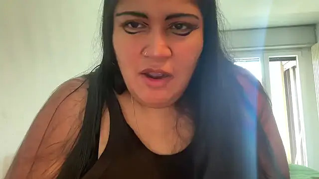 Snapshot of MashaCL chatting on 11-10-25, 10:25 MashaCL online show from 11-10-25, 10:25