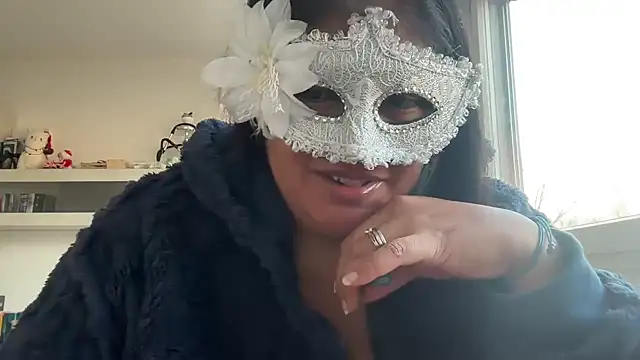 Snapshot of MashaCL chatting on 11-12-25, 02:39 MashaCL online show from 11-12-25, 02:39