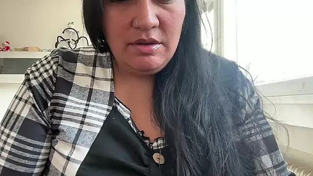 Snapshot of MashaCL chatting on 11-13-25, 09:19 MashaCL online show from 11-13-25, 09:19