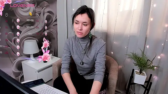 Emily Strikeee online show from 02-05-25, 09:46