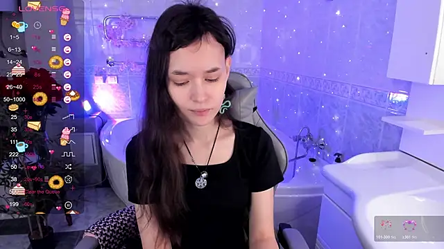 Emily Strikeee online show from 11-23-25, 10:04