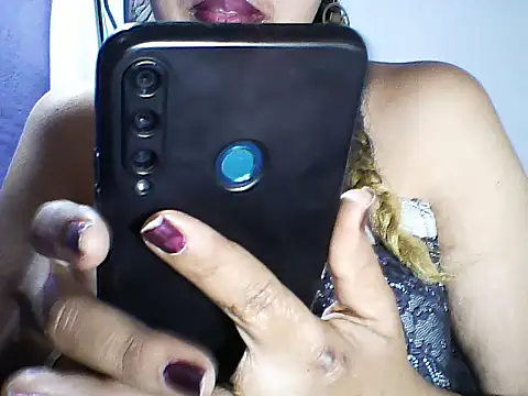 layanah12 online show from 10-14-25, 06:31