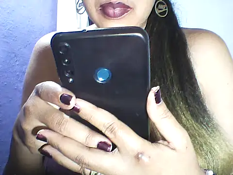 layanah12 online show from 10-16-25, 06:42