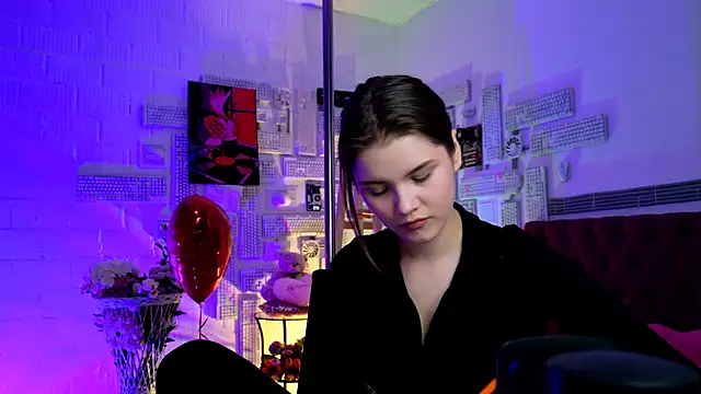 Snapshot of EvaThopson chatting on 02-13-25, 03:24 EvaThopson online show from 02-13-25, 03:24