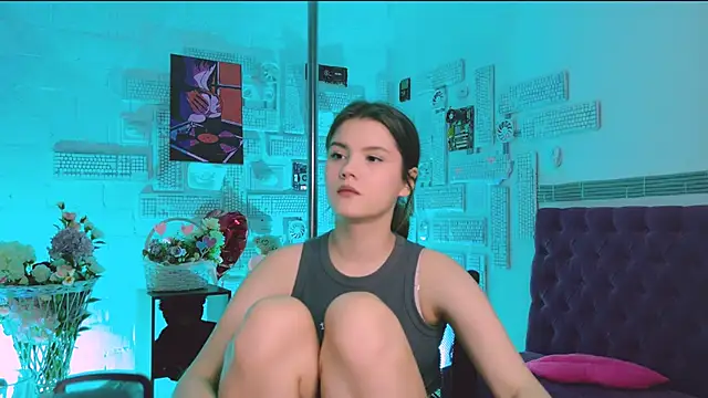 Snapshot of EvaThopson chatting on 03-01-25, 03:05 EvaThopson online show from 03-01-25, 03:05