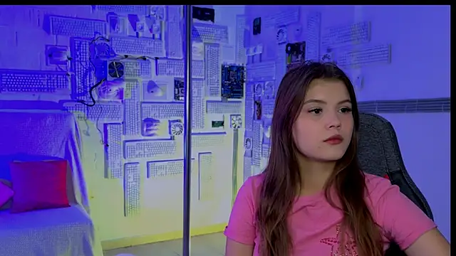 Snapshot of EvaThopson chatting on 10-02-25, 10:33 EvaThopson online show from 10-02-25, 10:33