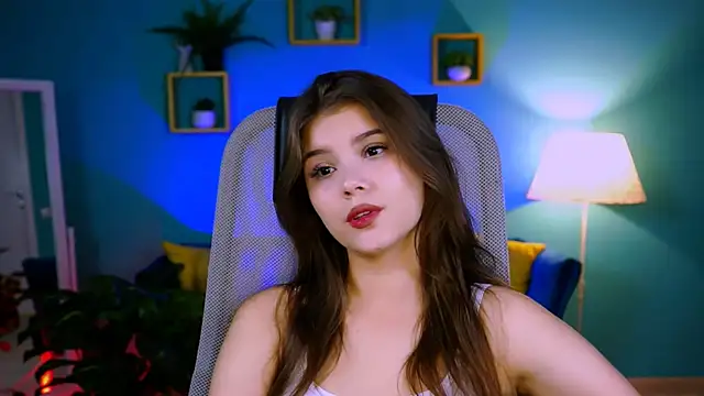 Snapshot of EvaThopson chatting on 10-17-25, 11:35 EvaThopson online show from 10-17-25, 11:35