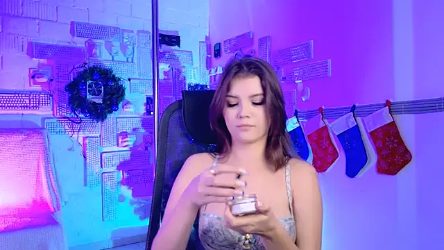 EvaThopson online show from 12-19-25, 06:09