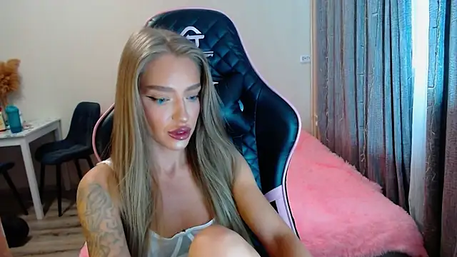 lonely dreamm online show from 02-02-25, 10:13