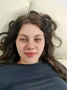 Snapshot of leeya_lee chatting on 02-11-25, 04:55 leeya lee online show from 02-11-25, 04:55