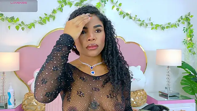 Snapshot of NahiaraReina chatting on 10-15-25, 01:44 NahiaraReina online show from 10-15-25, 01:44