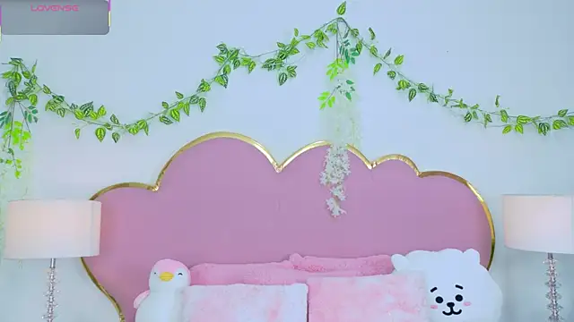 Snapshot of NahiaraReina chatting on 10-22-25, 01:33 NahiaraReina online show from 10-22-25, 01:33