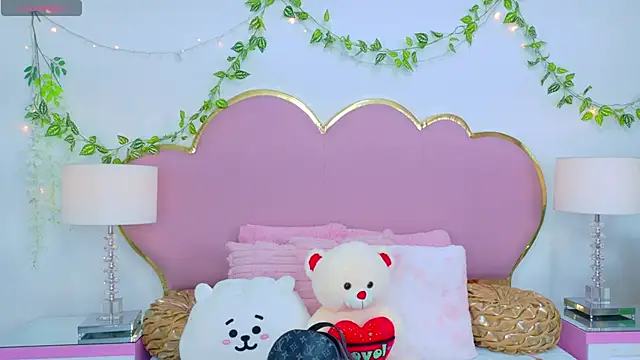 Snapshot of NahiaraReina chatting on 11-14-25, 01:43 NahiaraReina online show from 11-14-25, 01:43