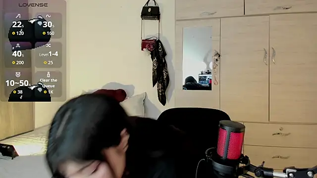 Ju Kyung online show from 10-18-25, 01:30