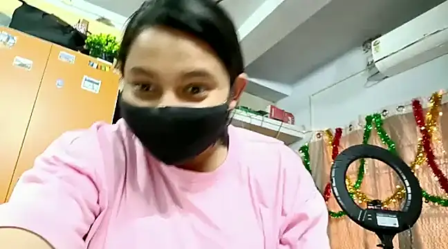 Snapshot of Deshi_Chori chatting on 02-12-25, 11:18 Deshi Chori online show from 02-12-25, 11:18