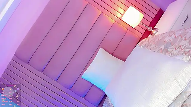 Snapshot of Baddinner chatting on 01-18-26, 01:15 Baddinner online show from 01-18-26, 01:15