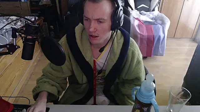 BabyDracoDarkfang online show from 04-08-26, 10:26