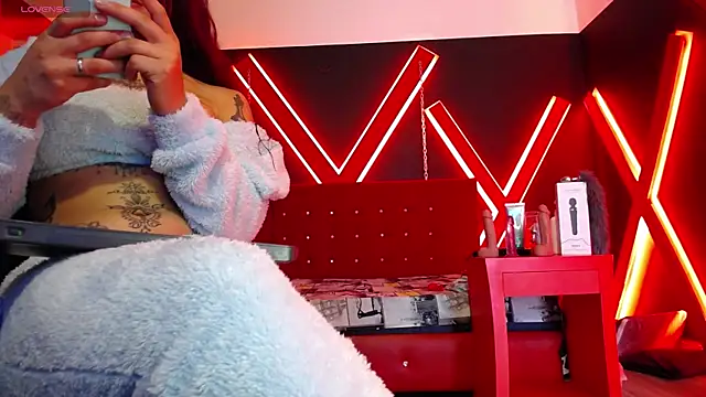 Snapshot of engel_devil chatting on 10-31-25, 12:50 engel devil online show from 10-31-25, 12:50