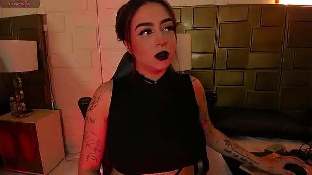 AnnikaMerliahh  online show from 03-05-25, 12:00