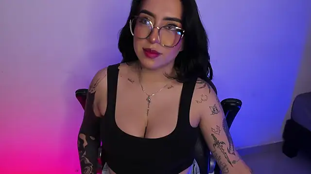 AnnikaMerliahh  online show from 10-17-25, 03:20