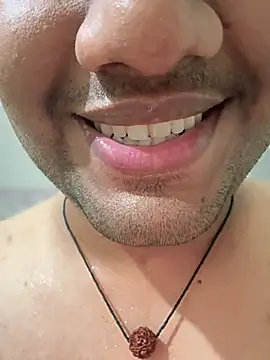 Snapshot of ved240 chatting on 02-14-25, 01:40 ved240 online show from 02-14-25, 01:40