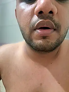 Snapshot of ved240 chatting on 10-14-25, 05:14 ved240 online show from 10-14-25, 05:14