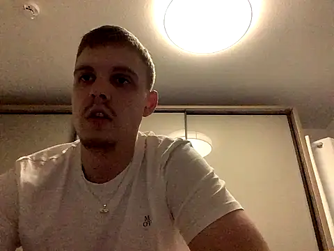 Snapshot of neilho1 chatting on 09-09-25, 06:07 neilho1 online show from 09-09-25, 06:07