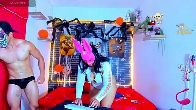 Snapshot of alessandro27yleonora chatting on 10-30-25, 07:36 alessandro27yleonora online show from 10-30-25, 07:36