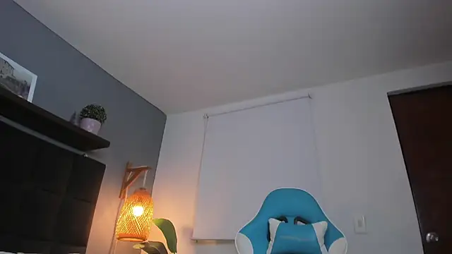 Snapshot of noaah_brown chatting on 12-23-24, 03:23 noaah brown online show from 12-23-24, 03:23