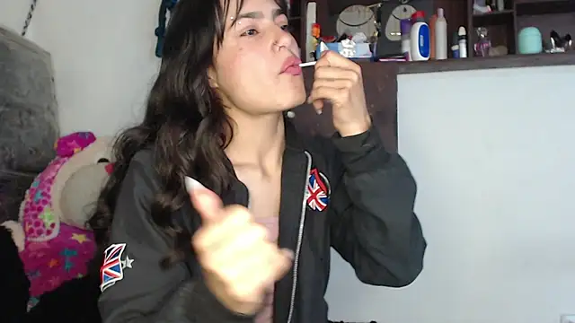 Snapshot of skinny_sweet2411 chatting on 11-15-25, 04:54 skinny sweet2411 online show from 11-15-25, 04:54