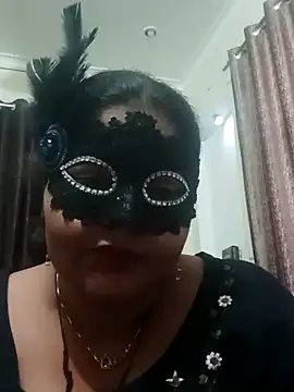 Snapshot of seemi_bhabhi chatting on 01-18-25, 11:21 seemi bhabhi online show from 01-18-25, 11:21