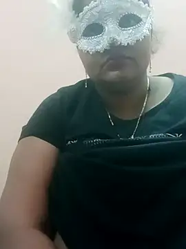 Snapshot of seemi_bhabhi chatting on 02-15-25, 11:25 seemi bhabhi online show from 02-15-25, 11:25