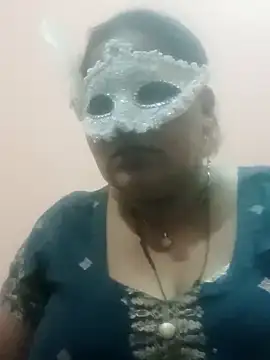 Snapshot of seemi_bhabhi chatting on 03-04-25, 03:04 seemi bhabhi online show from 03-04-25, 03:04