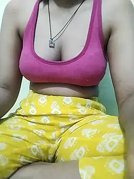 Snapshot of hottysameera chatting on 12-06-24, 03:55 hottysameera online show from 12-06-24, 03:55