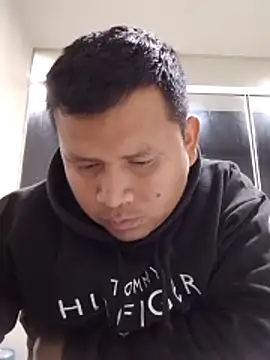 zeta29 online show from 10-20-25, 04:02