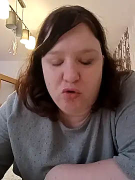 Snapshot of CurvyMilf1992 chatting on 01-28-25, 07:32 CurvyMilf1992 online show from 01-28-25, 07:32