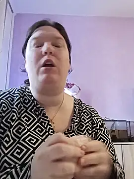 Snapshot of CurvyMilf1992 chatting on 10-16-25, 07:31 CurvyMilf1992 online show from 10-16-25, 07:31