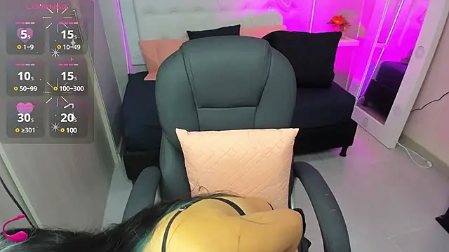 EMALINDA  HILSS online show from 03-12-25, 11:53