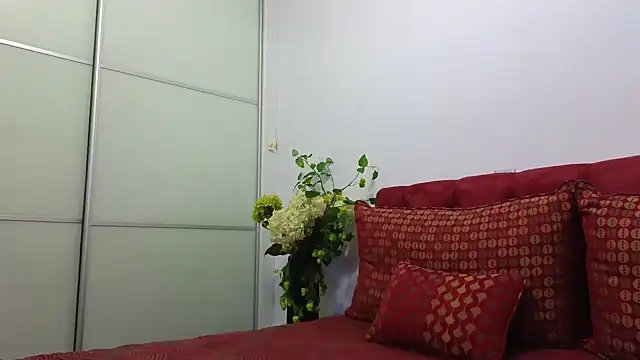  Maddalena  online show from 10-21-25, 08:31