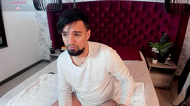 Snapshot of Edward_max chatting on 10-07-25, 03:47 Edward max online show from 10-07-25, 03:47