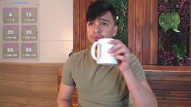 Snapshot of Edward_max chatting on 10-18-25, 03:42 Edward max online show from 10-18-25, 03:42