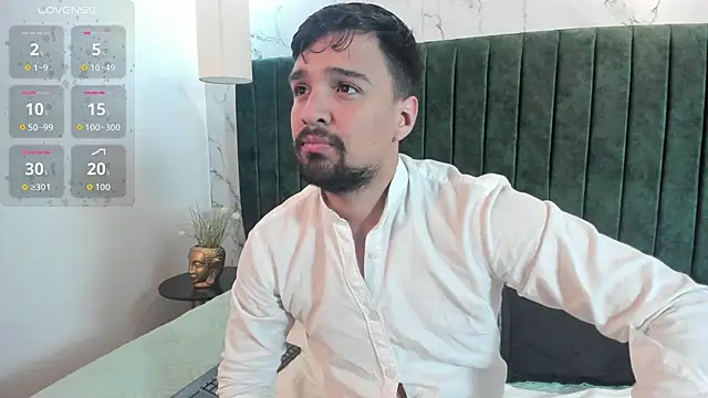 Snapshot of Edward_max chatting on 03-08-26, 03:43 Edward max online show from 03-08-26, 03:43