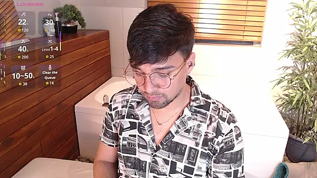 Snapshot of Edward_max chatting on 04-08-26, 03:28 Edward max online show from 04-08-26, 03:28